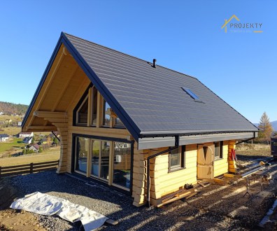 L-308 w góralskim wydaniu. Nowo wybudowany dom z bali, który zachwyca prostotą i siłą drewna